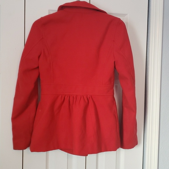 💚 Divided - Red coat. - Picture 2 of 2